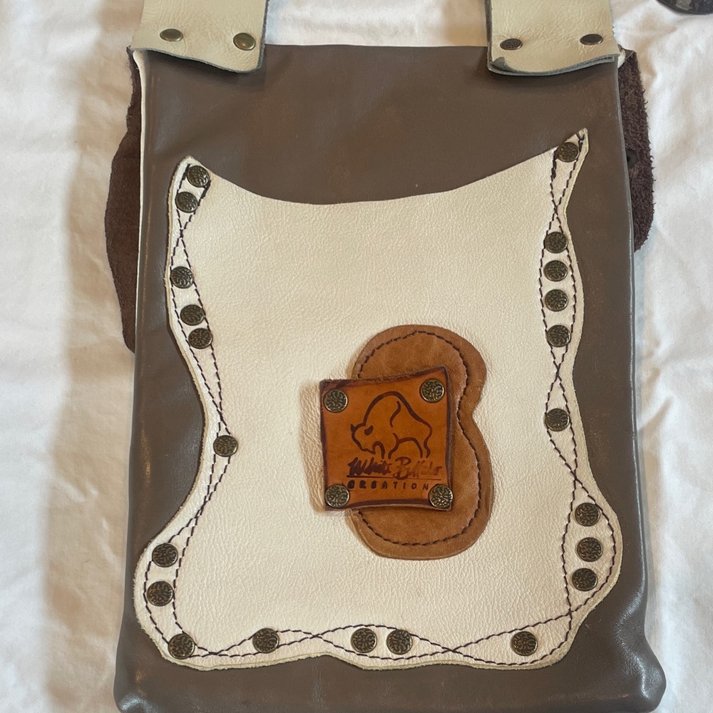 White buffalo creations leather crossbody bag